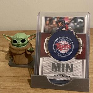 Topps Minnesota Twins Byron Buxton 2023 Team Medallion Card.